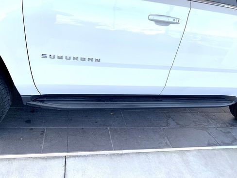 Used 2019 Chevrolet Suburban LT image 10