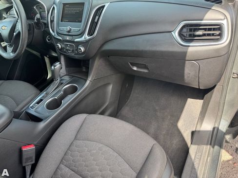 Used 2019 Chevrolet Equinox LT FWD image 17