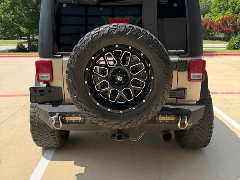 Used 2016 Jeep Wrangler Unlimited Sport w/ Quick Order Package 24S AWD/4WD image 4