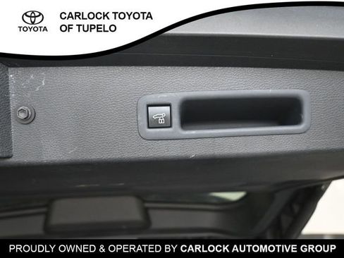 Used 2025 Toyota Sienna XLE image 29