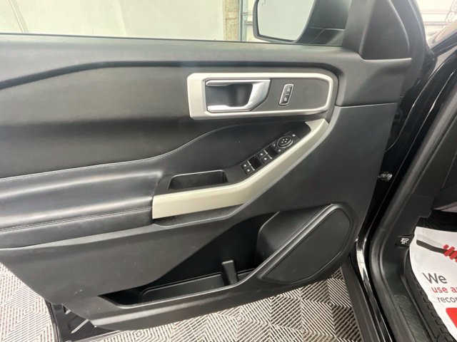 Used 2020 Ford Explorer XLT w/ Comfort Package AWD/4WD image 14