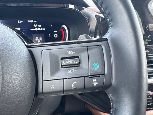 Used 2024 Nissan Pathfinder Platinum FWD image 10