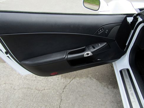 Used 2012 Chevrolet Corvette Grand Sport w/ 3LT Preferred Equipment Group RWD image 11
