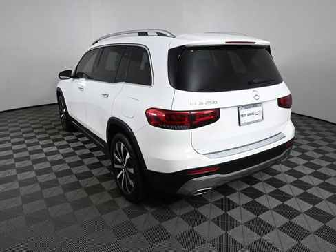 Used 2022 Mercedes-Benz GLB 250 image 4