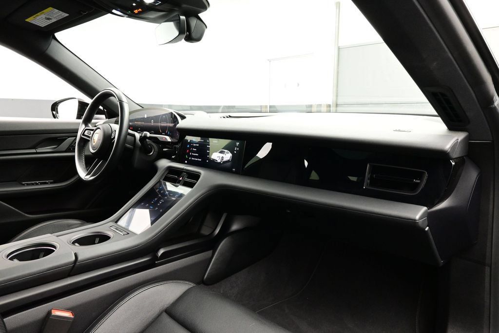 Certified 2021 Porsche Taycan RWD image 18