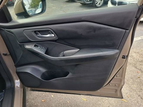 Used 2024 Nissan Rogue SV image 36