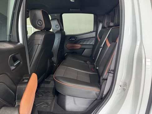 Certified 2025 GMC Canyon AT4 AWD/4WD image 10