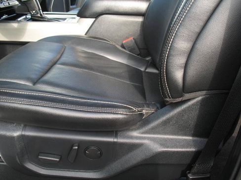Used 2020 Ford F150 Lariat w/ Equipment Group 502A Luxury AWD/4WD image 20