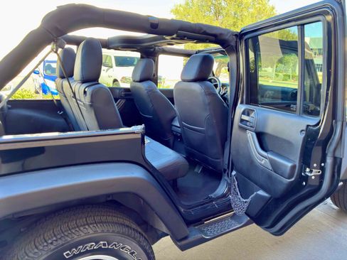 Used 2013 Jeep Wrangler Unlimited Sport AWD/4WD image 44