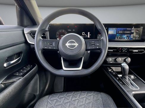 Used 2025 Nissan Kicks SV w/ SV Premium Package AWD/4WD image 9