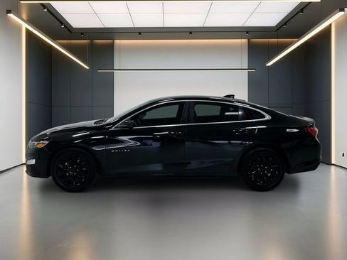 Used 2020 Chevrolet Malibu LT FWD image 2