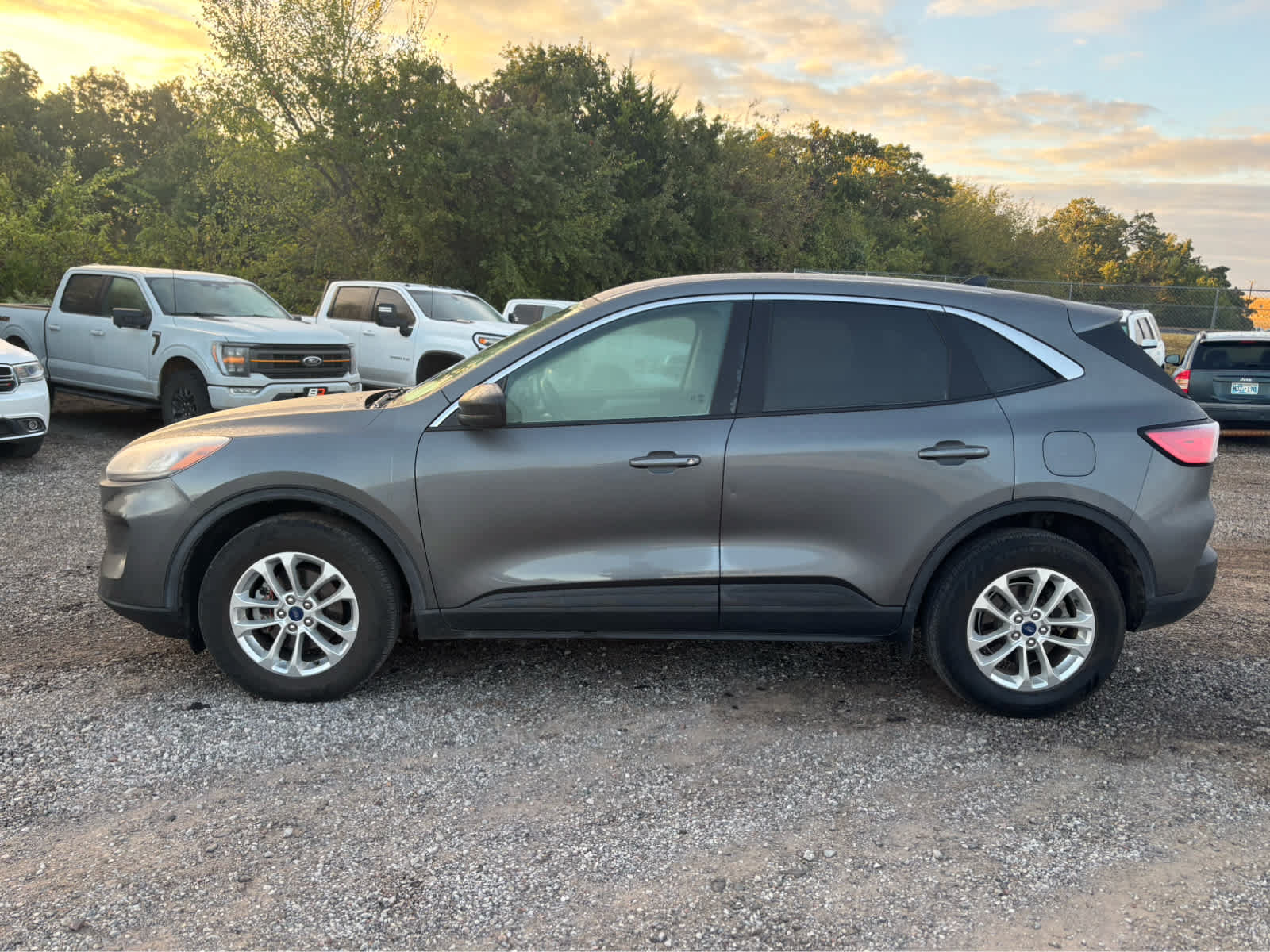 Used 2022 Ford Escape SE w/ Convenience Package AWD/4WD image 2