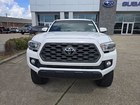 Used 2022 Toyota Tacoma TRD Off-Road w/ Technology Package image 12