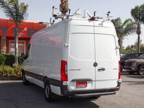 Used 2021 Mercedes-Benz Sprinter 2500 w/ Driver Convenience Package image 6