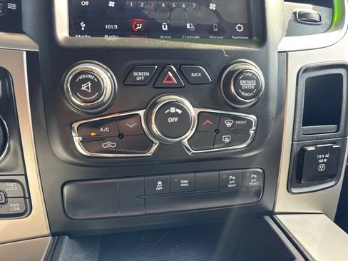Used 2018 RAM 1500 Big Horn AWD/4WD image 32