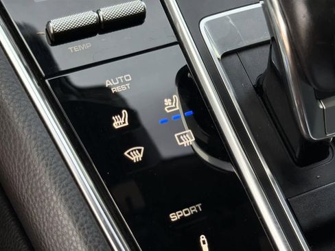 Used 2021 Porsche Panamera 4 image 22