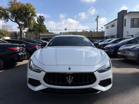 Used 2022 Maserati Ghibli Modena image 2