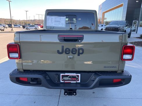 New 2026 Jeep Gladiator Sport image 18