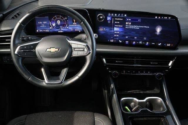 Used 2024 Chevrolet Traverse LT AWD/4WD image 11