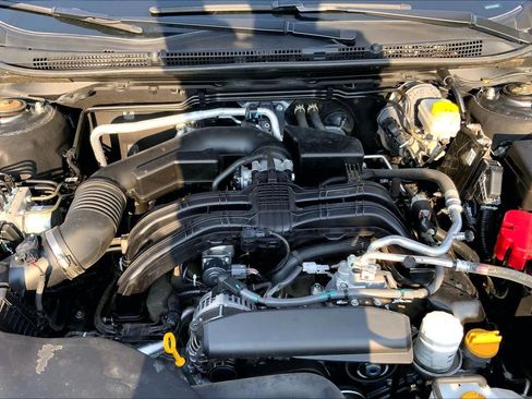 Used 2025 Subaru Outback Premium AWD/4WD image 32