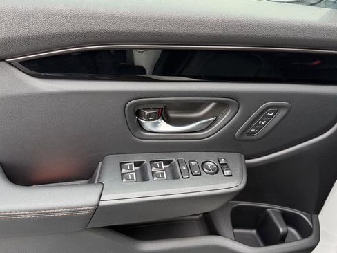 Certified 2025 Honda Pilot TrailSport image 18