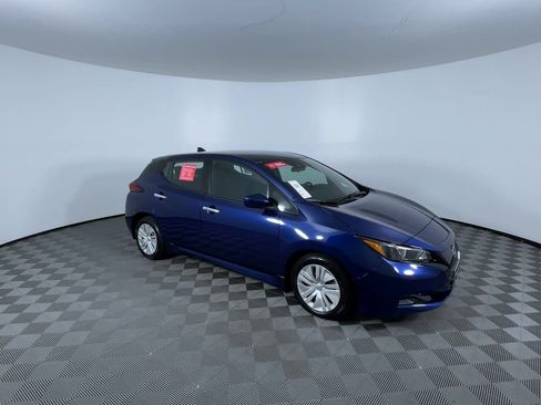 Certified 2025 Nissan Leaf S FWD image 2