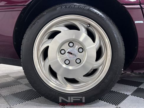 Used 1993 Chevrolet Corvette Convertible RWD image 27