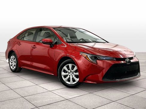 Used 2021 Toyota Corolla LE image 2