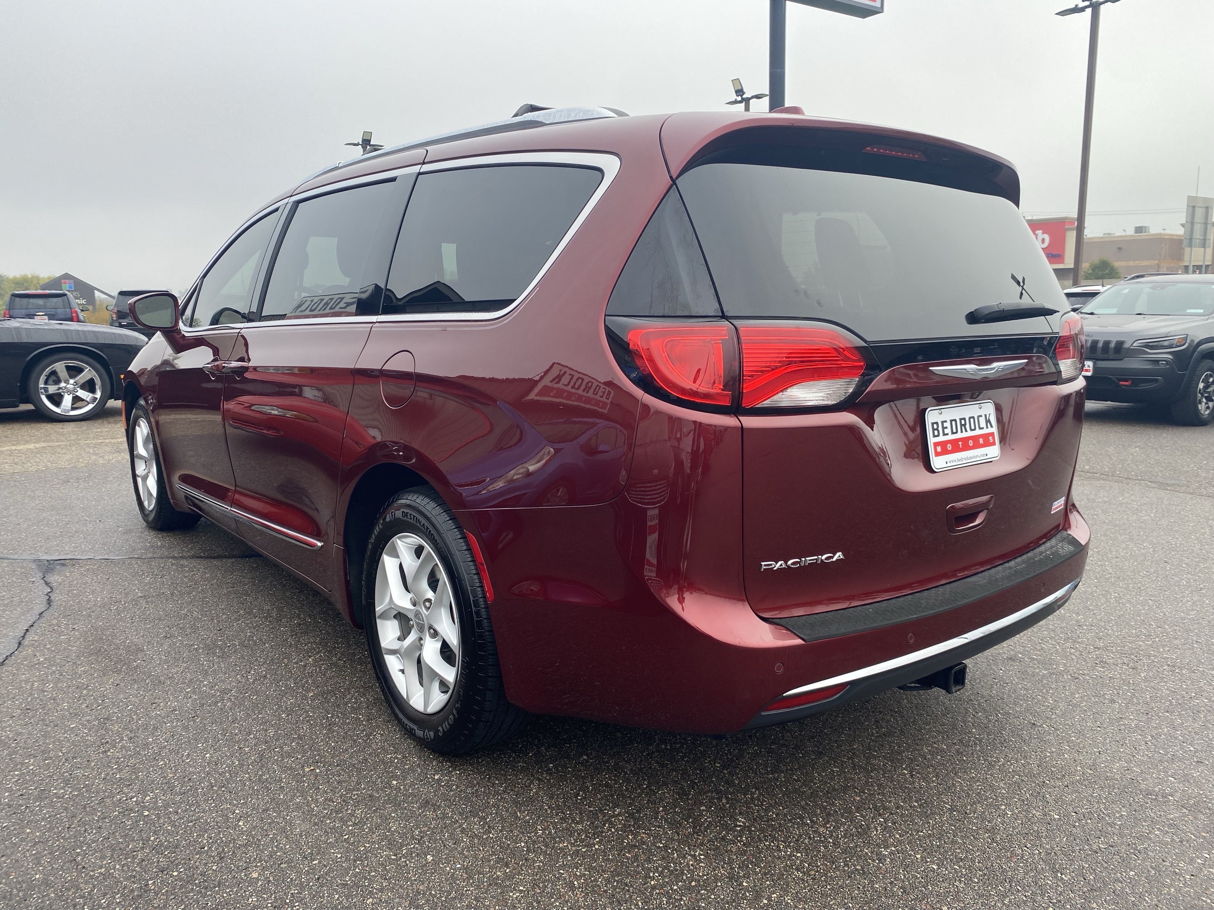 Used 2018 Chrysler Pacifica Touring-L Plus w/ Tire & Wheel Group FWD image 3