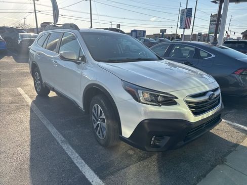 Used 2021 Subaru Outback Premium image 14