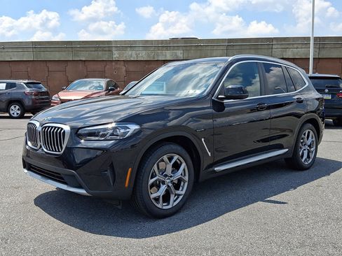 Used 2023 BMW X3 xDrive30i w/ Premium Package AWD/4WD image 3