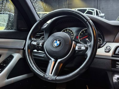 Used 2014 BMW M5 image 23