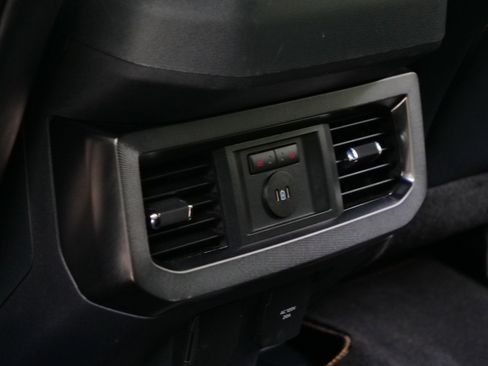 Used 2024 Ford F250 Platinum AWD/4WD image 32