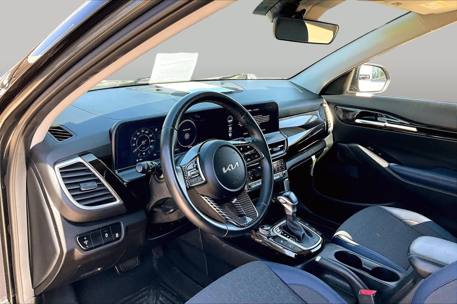 Used 2024 Kia Seltos S AWD/4WD image 16