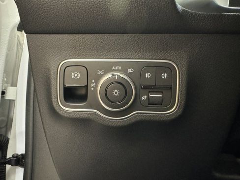 Certified 2025 Mercedes-Benz GLB 250 image 18