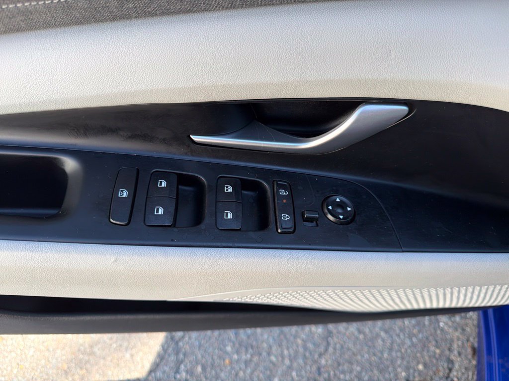 Used 2024 Hyundai Elantra Limited FWD image 23