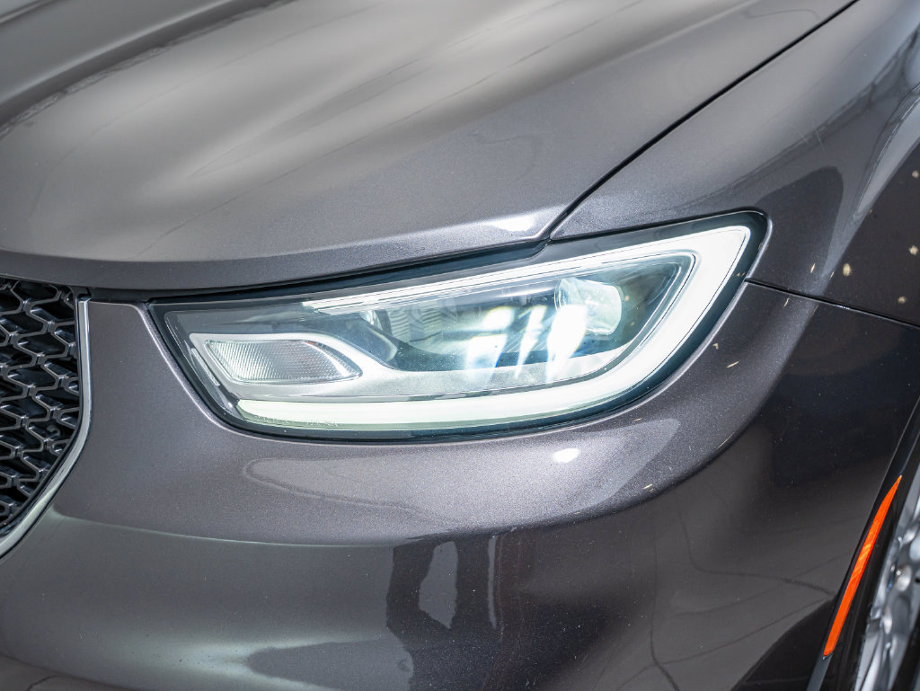 Used 2022 Chrysler Pacifica Touring-L FWD image 14