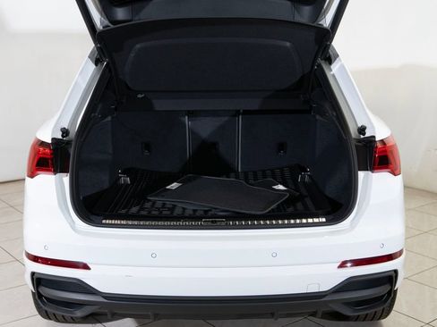 Certified 2025 Audi Q3 2.0T Premium w/ Convenience Package image 24