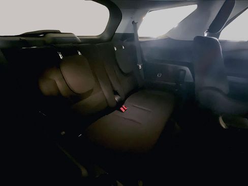 Used 2022 Ford Explorer XLT RWD image 31
