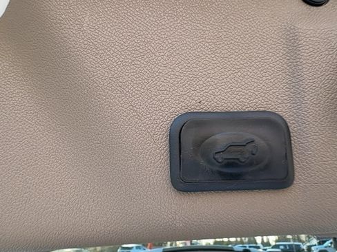 Used 2015 GMC Acadia Denali image 9