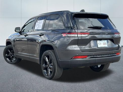 Used 2023 Jeep Grand Cherokee Altitude image 36