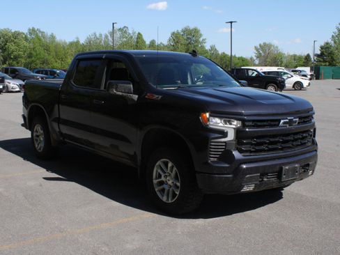 Used 2023 Chevrolet Silverado 1500 RST w/ Z71 Off-Road Package AWD/4WD image 3
