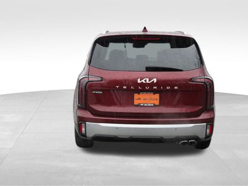 Certified 2024 Kia Telluride EX image 6
