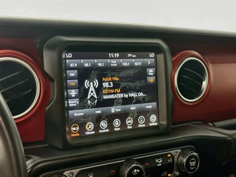 Used 2023 Jeep Gladiator Rubicon w/ Trailer Tow Package AWD/4WD image 18