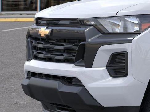 New 2025 Chevrolet Colorado LT RWD image 13