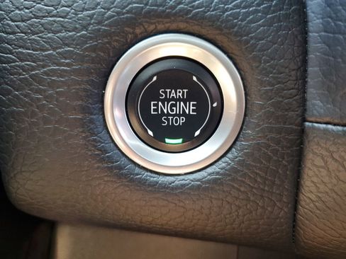 Used 2024 GMC Yukon XL Denali AWD/4WD image 27
