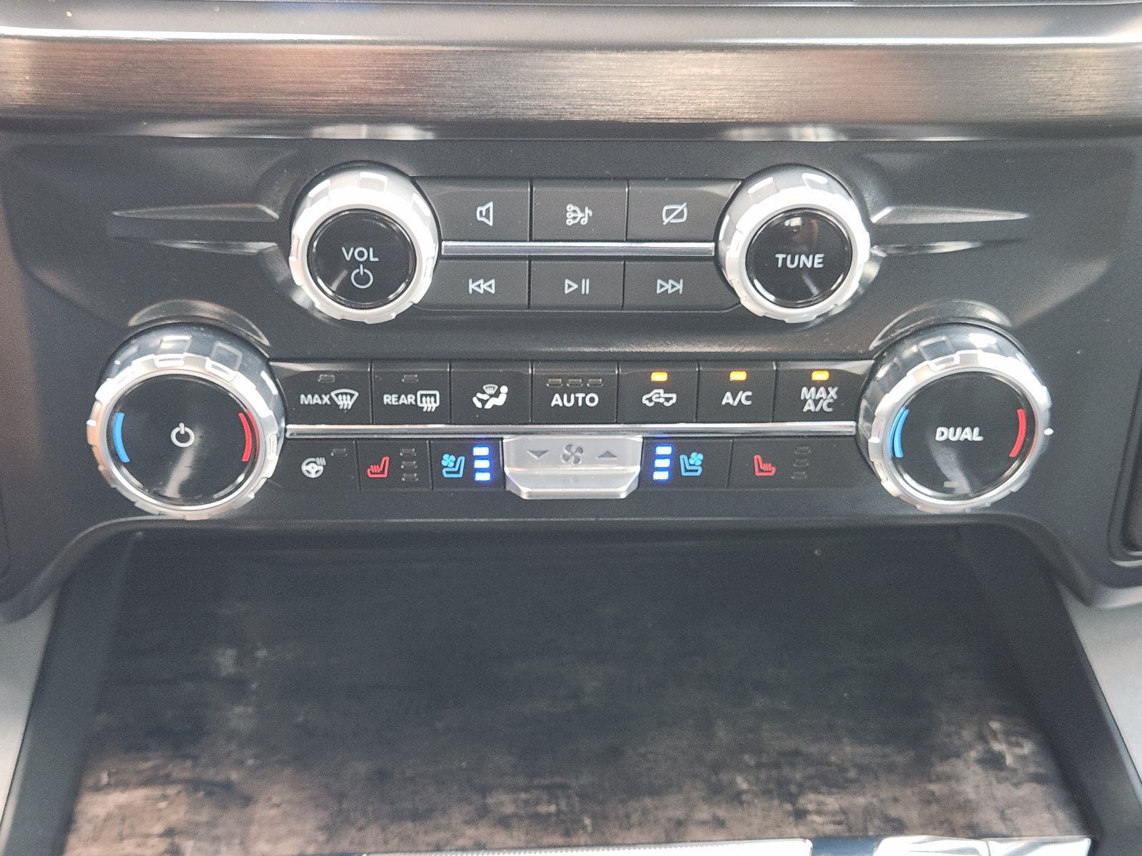 Certified 2024 Ford F350 Lariat w/ Lariat Ultimate Package AWD/4WD image 22