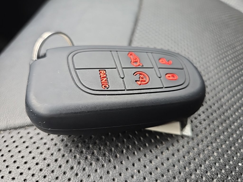Used 2019 Jeep Cherokee Limited AWD/4WD image 14