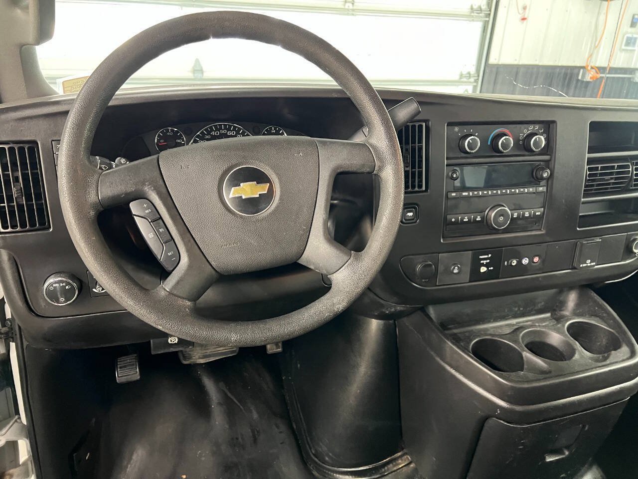 Used 2018 Chevrolet Express 3500 w/ Power Convenience Package RWD image 6