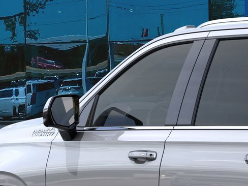 New 2026 Chevrolet Suburban High Country AWD/4WD image 40